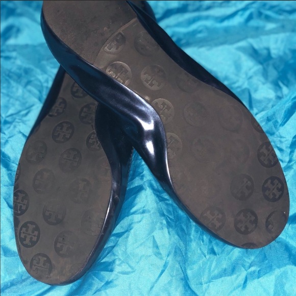 TORY BURCH Patent Leather Reva Scrunch Ballet Flat - Picture 6 of 7